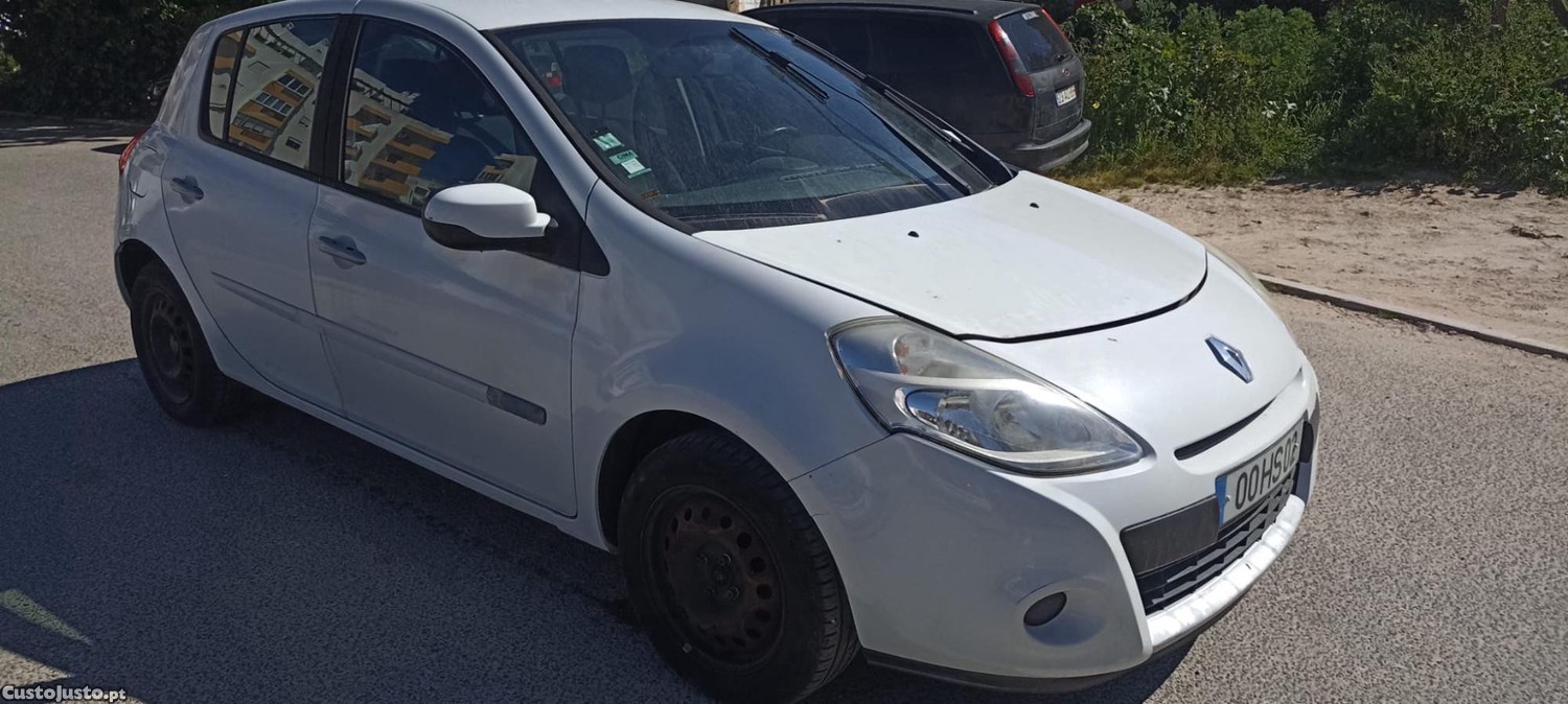 Renault Clio 1.5 Diesel — photo 3