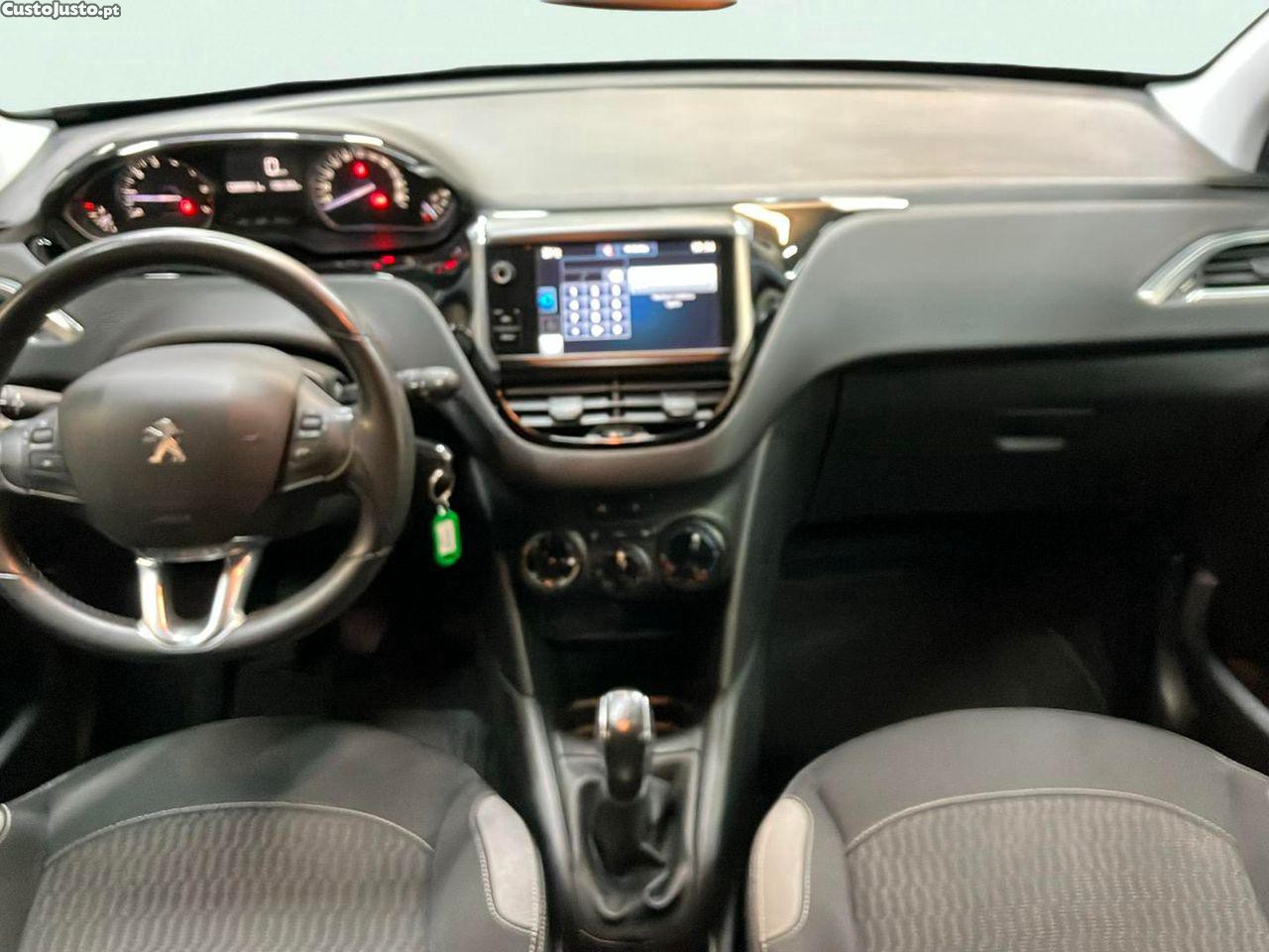 Peugeot 208 1.2 VTi Style — fotografia 13