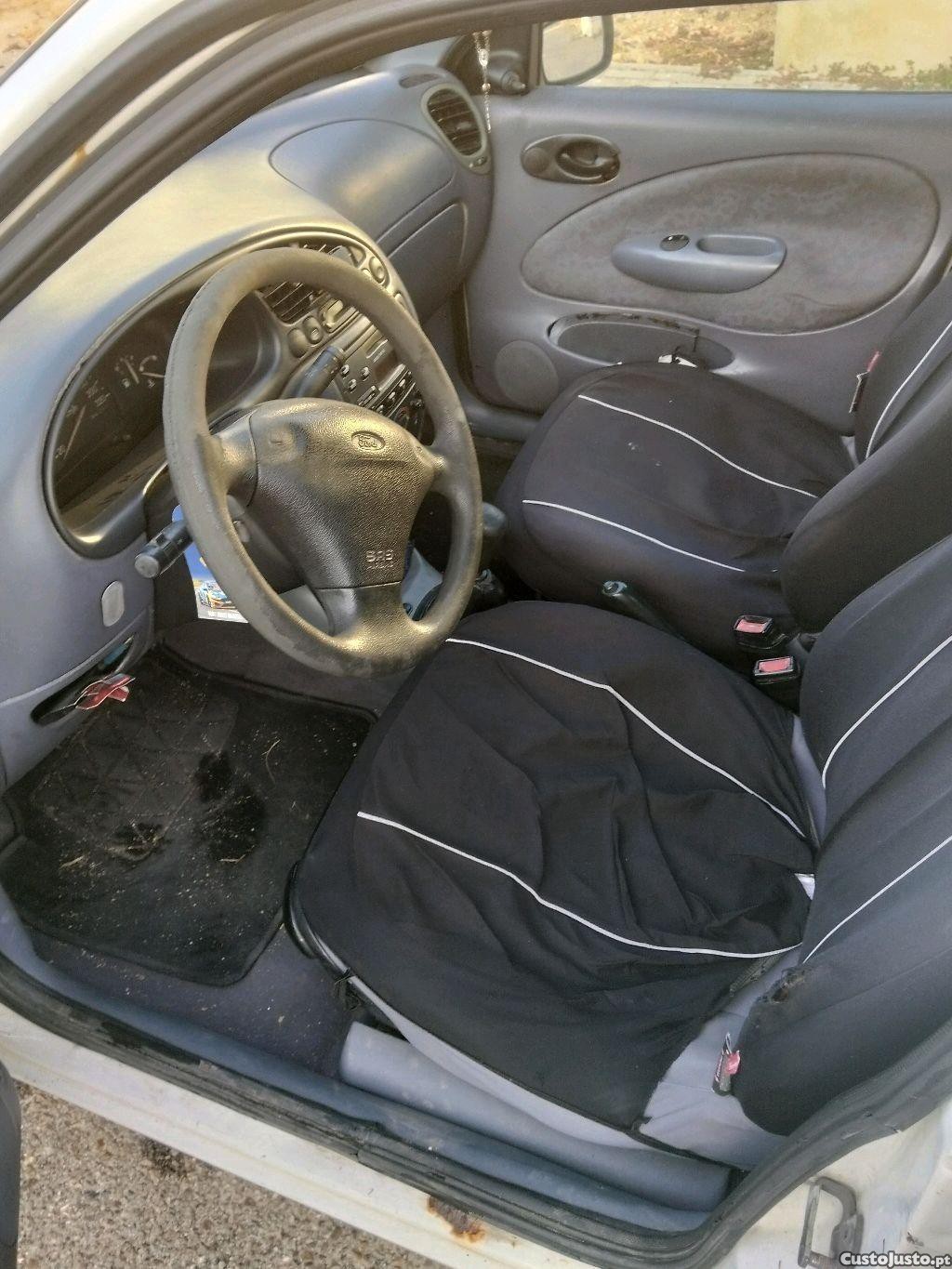 Ford Fiesta Studio 1.8 diesel 5 lugares — photo 4