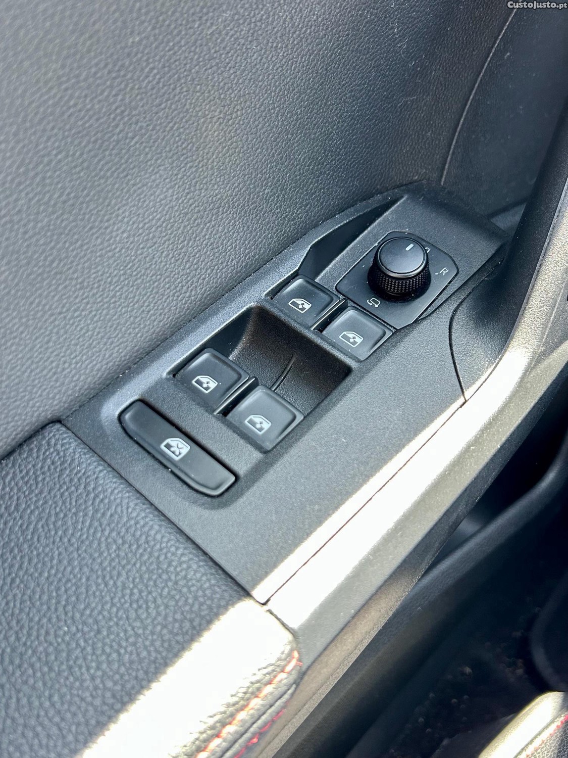 SEAT Arona 1.0 TSi FR — fotografia 8