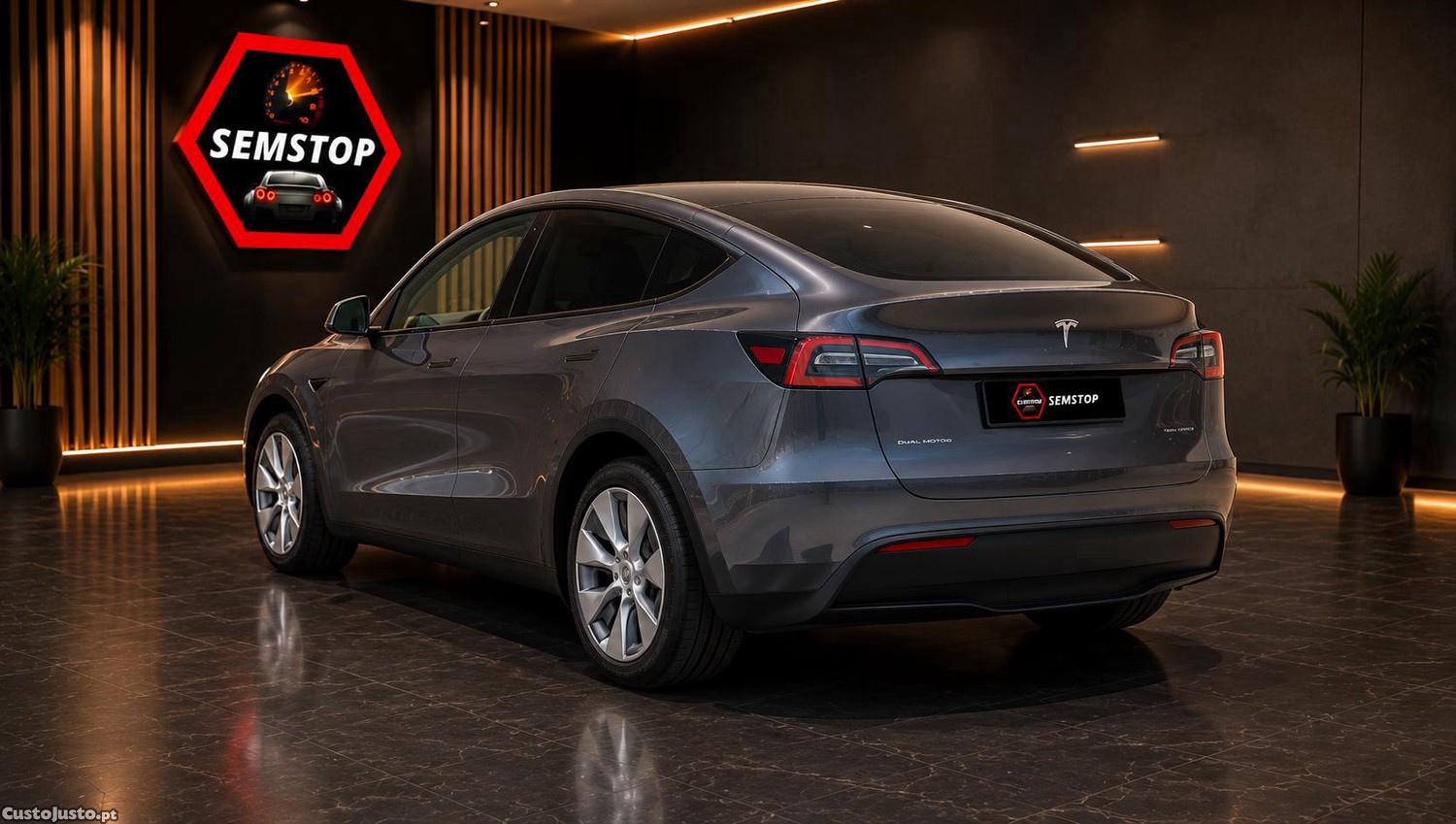 Tesla Model Y Long Range Dual Motor AWD — fotografia 8