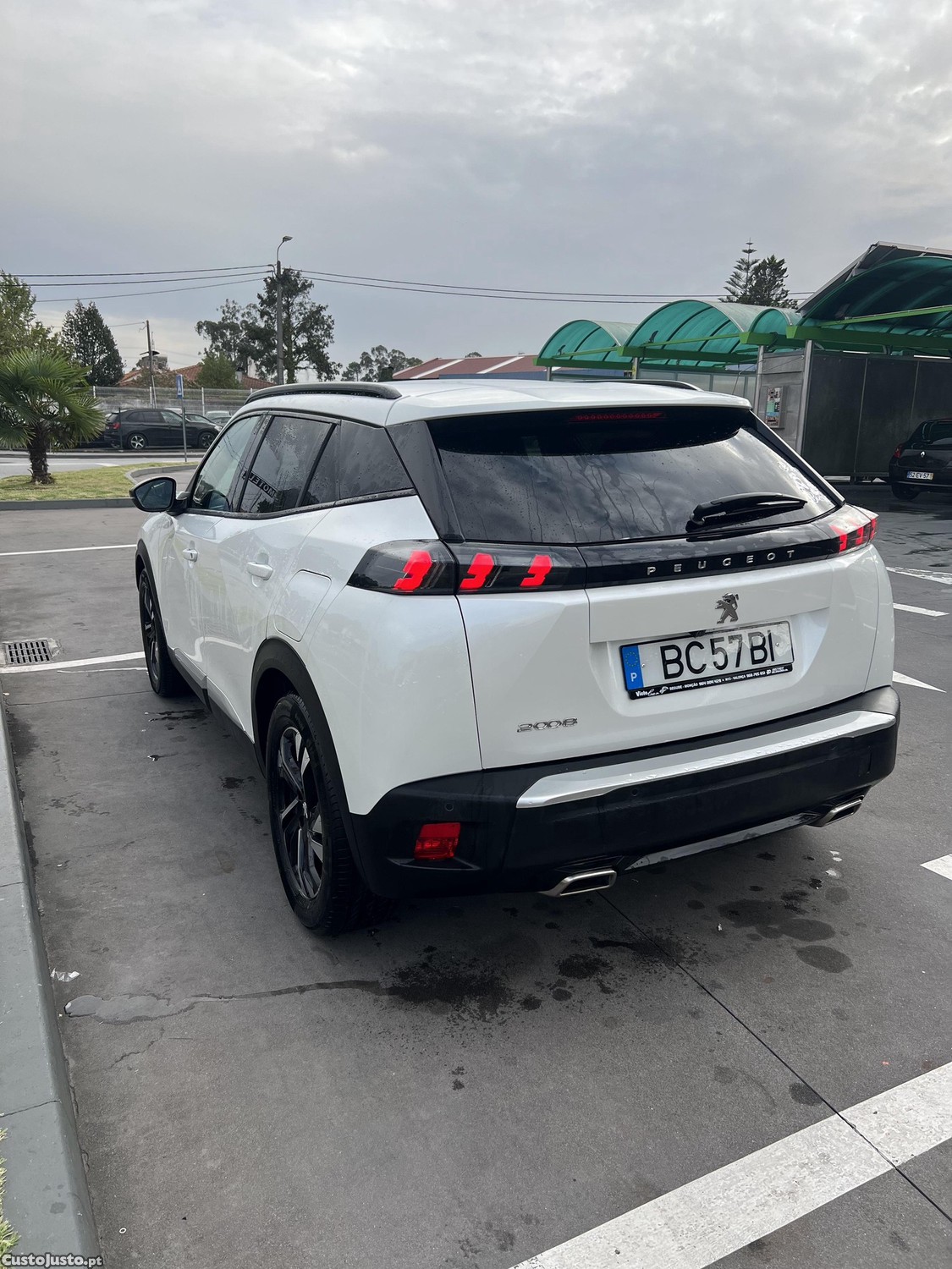Peugeot 2008 1.2 PureTech Allure EAT8 — photo 3