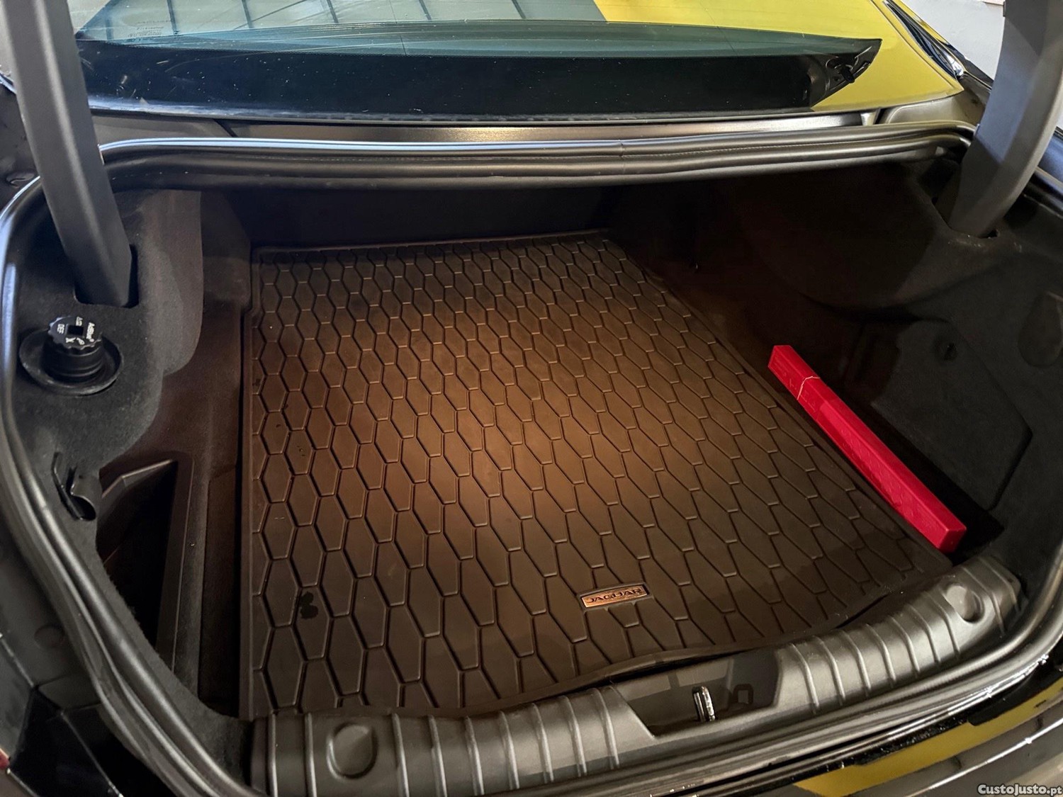 Jaguar XF 2.0 — fotografia 3