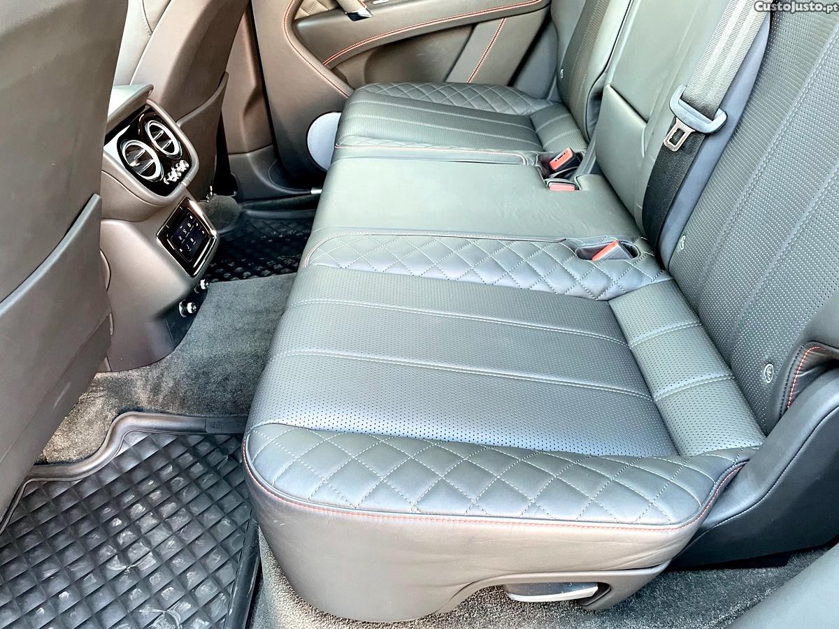 Bentley Bentayga V8 — fotografia 33