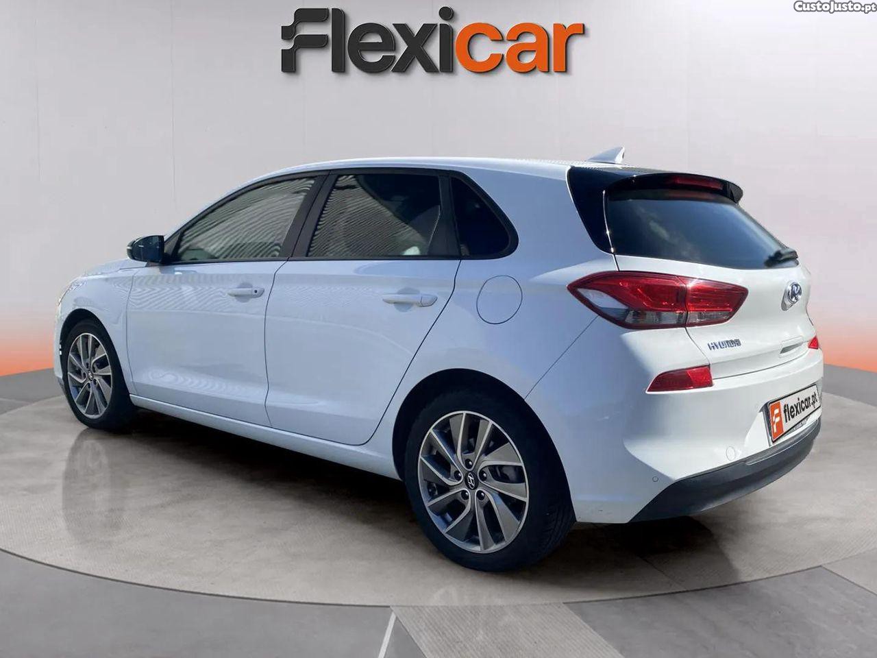 Hyundai i30 1.6 CRDi STyle 7DCT — fotografia 16