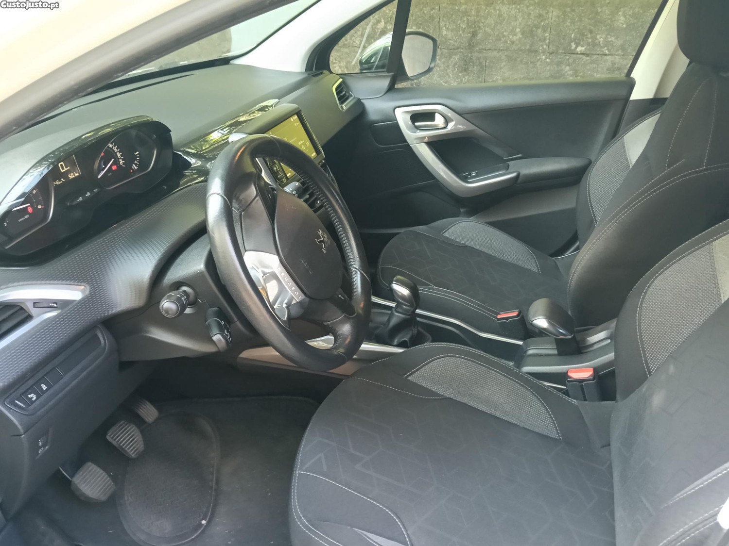 Peugeot 2008 Allure — fotografia 9