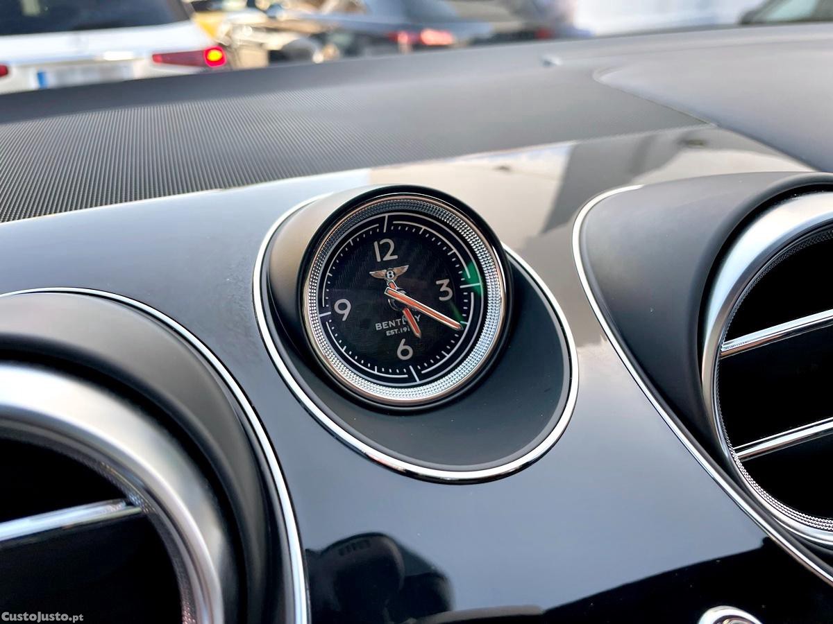 Bentley Bentayga V8 — fotografia 43