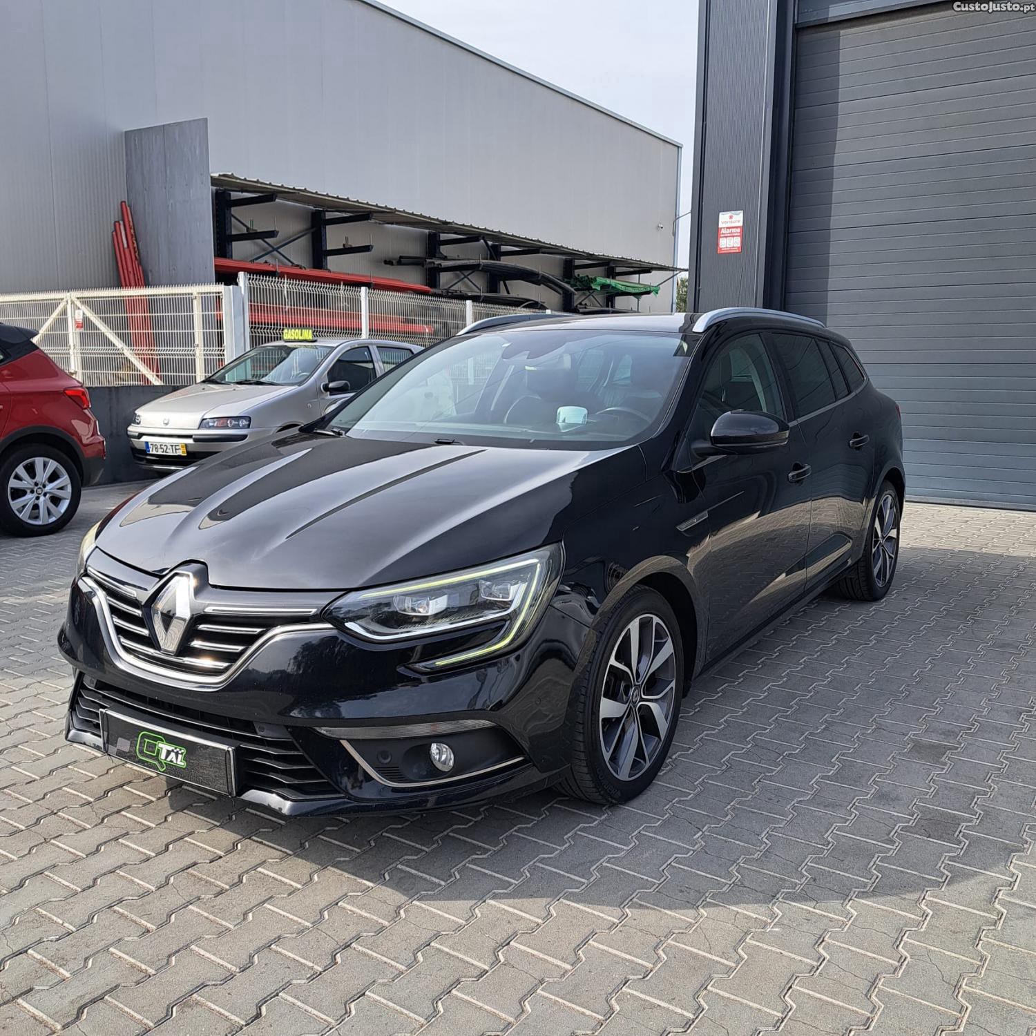 Renault Mégane dCi 110 FAP EDC BOSE - 17 — photo 2
