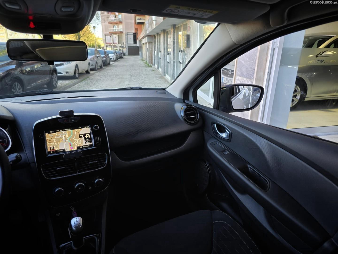 Renault Clio 1.5 dCi Limited — fotografia 6