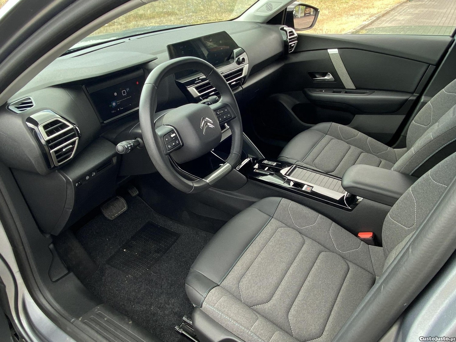 Citroën C4 X 1.2 PureTech Plus EAT8 — fotografia 6