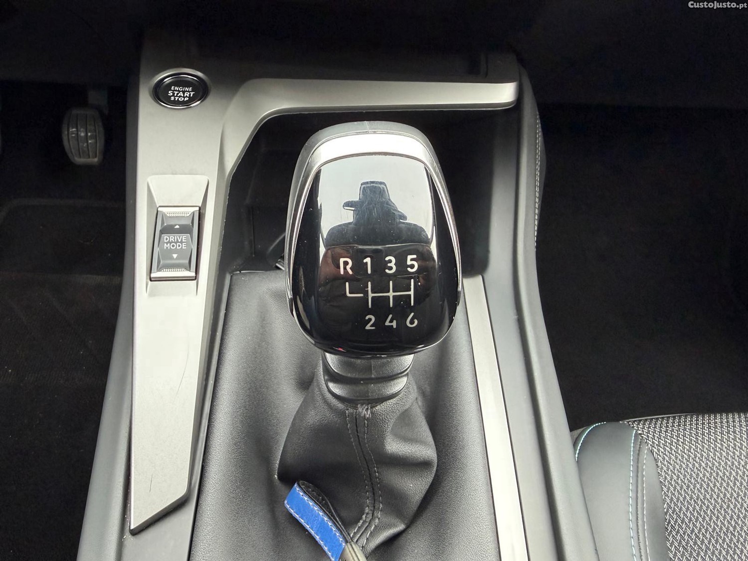 Peugeot 308 1.2 PureTech Allure — fotografia 5
