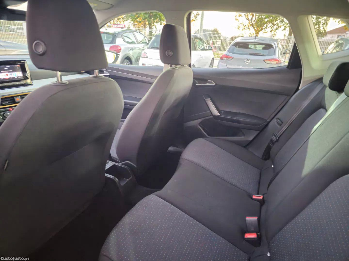 SEAT Arona 1.0 tsi style — fotografia 2