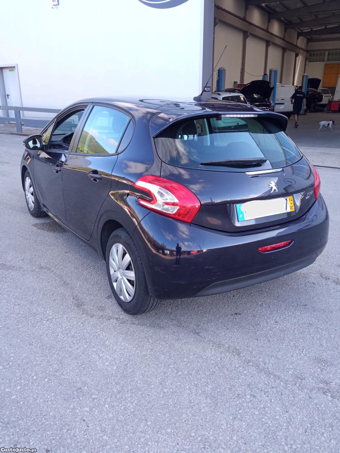 Peugeot 208 1.6 HDI — fotografia 8