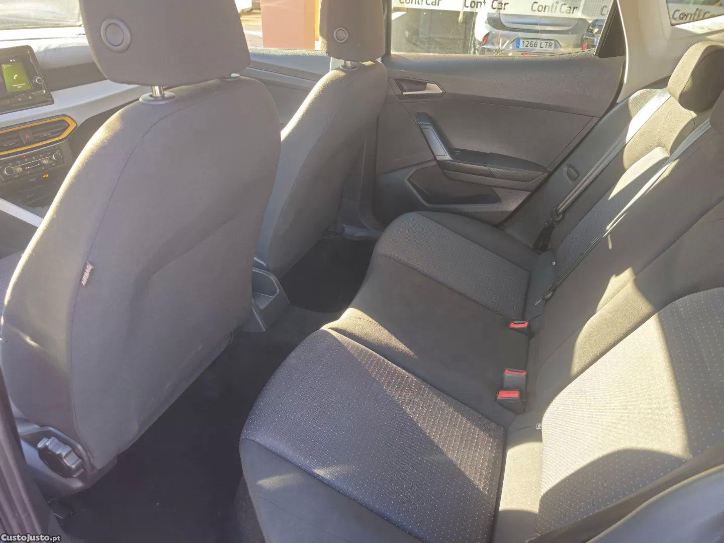 SEAT Arona 1.0 tsi style — fotografia 2