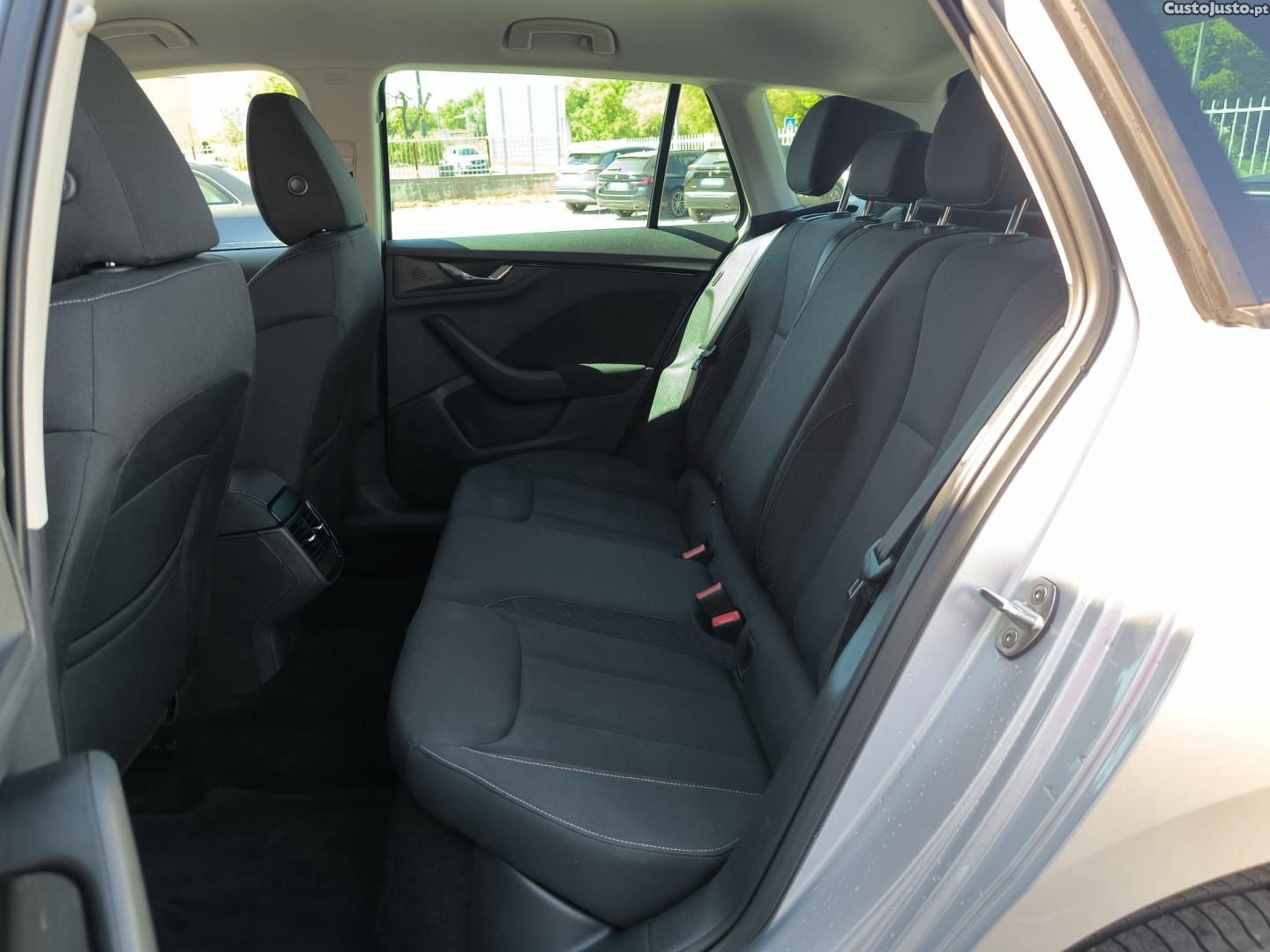 Skoda Kamiq 1.0 TSI — fotografia 2