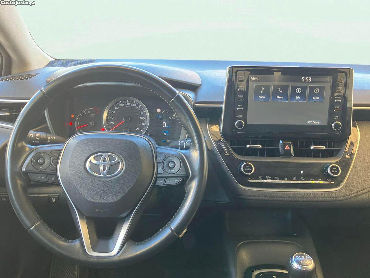 Toyota Corolla 1.5 VVT COMFORT — fotografia 9