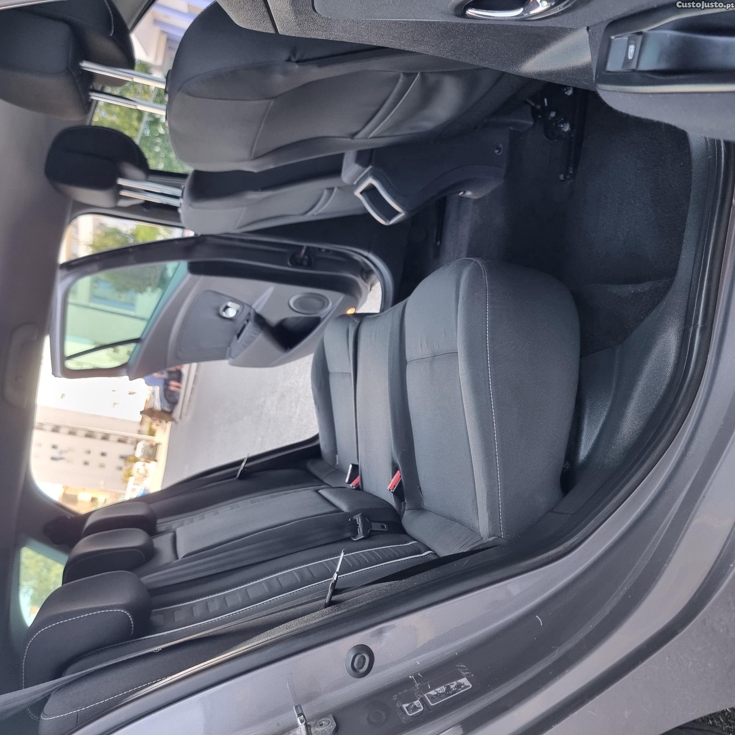 Renault Mégane Impecável — fotografia 7