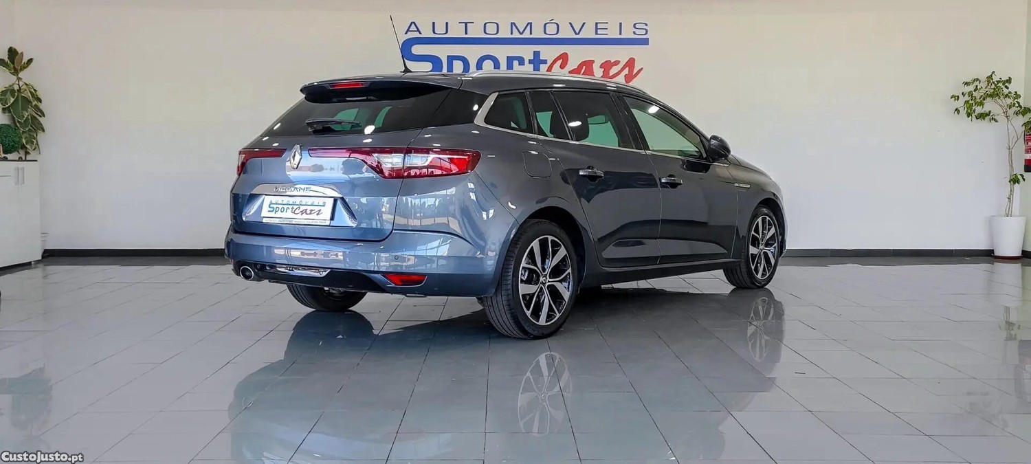 Renault Mégane 1.5 Blue dCi Bose Edition — photo 2