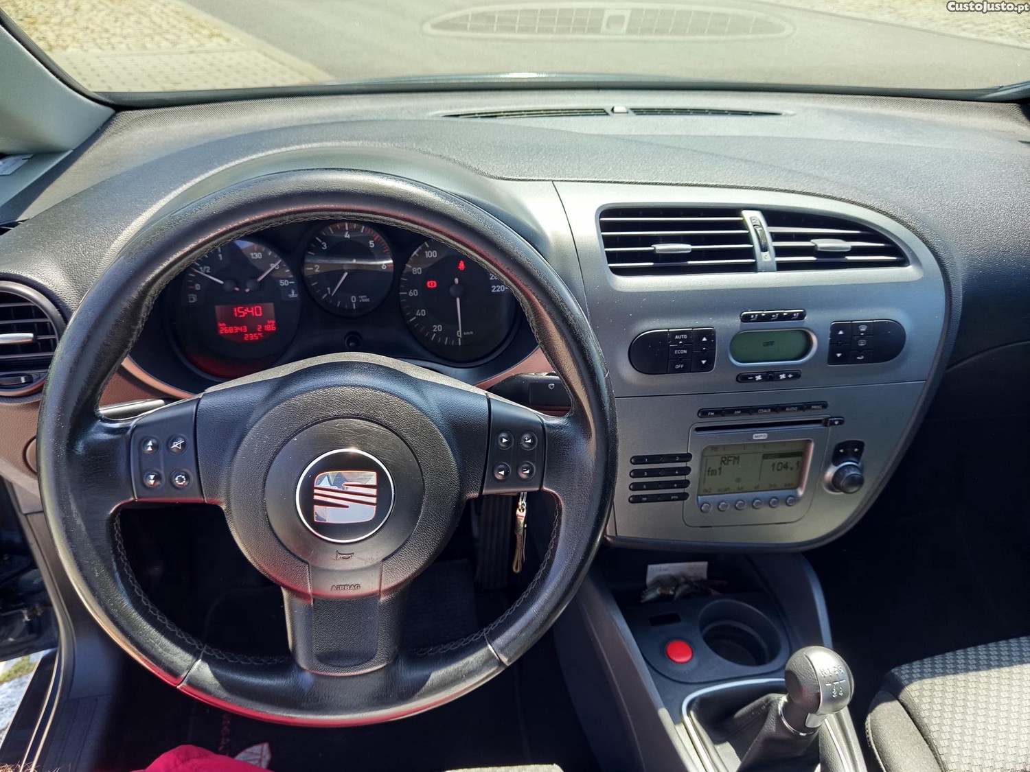 SEAT Leon 1.9 TDI 268.000 KLM — fotografia 2