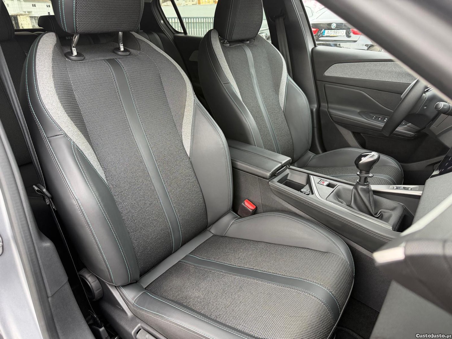 Peugeot 308 1.2 PureTech Allure — fotografia 11