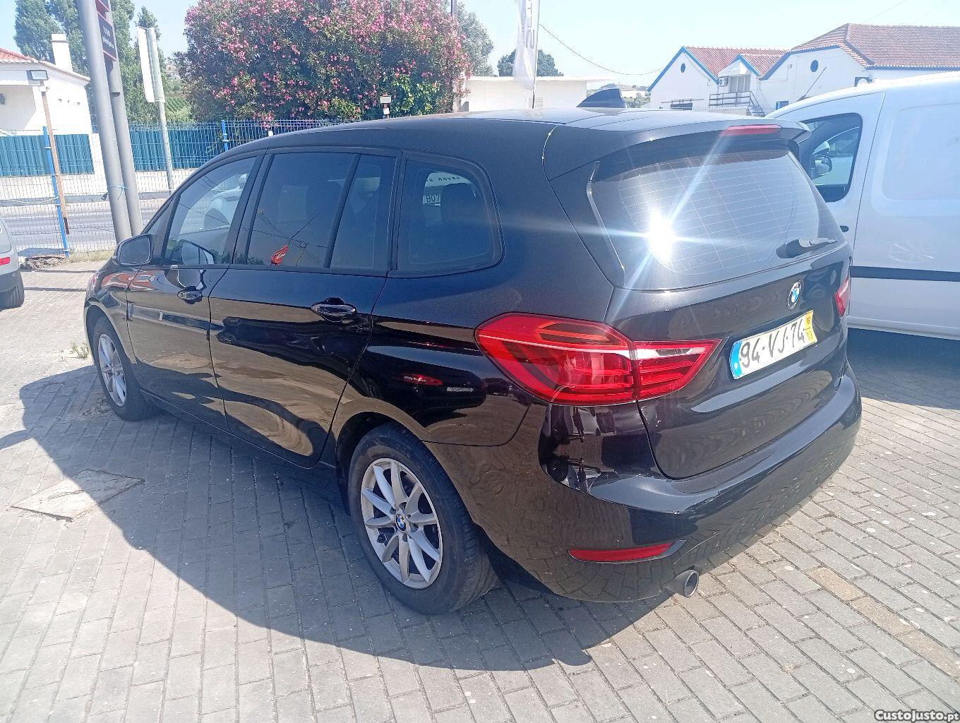 BMW 216 Gran Tourer . — fotografia 6