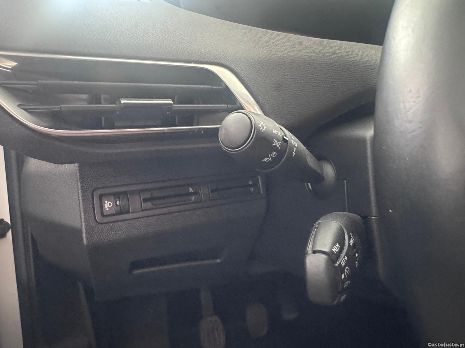 Peugeot 5008 1.2 PureTech Active — fotografia 3
