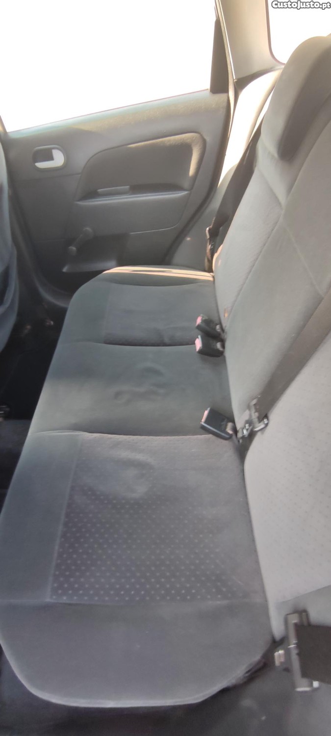 Ford Fiesta 1.2 — fotografia 4