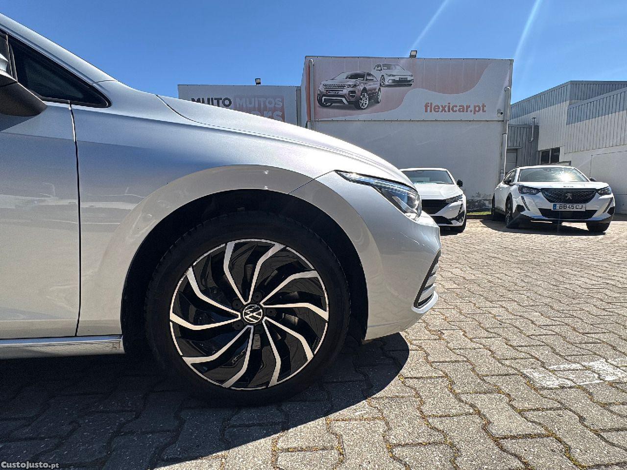 Volkswagen Golf 1.0 TSI Life — fotografia 8