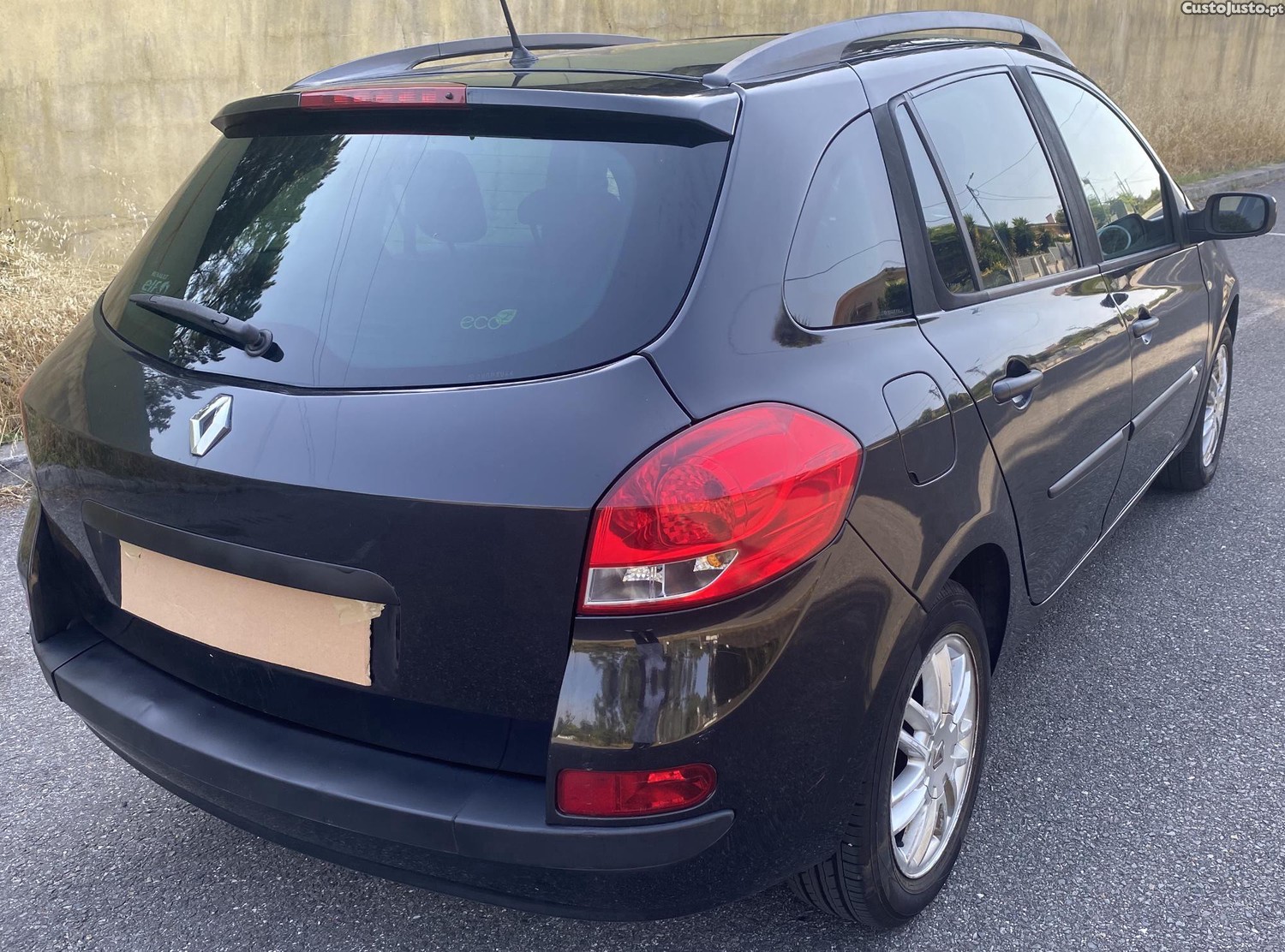 Renault Clio 1.5 DCI Break — fotografia 9