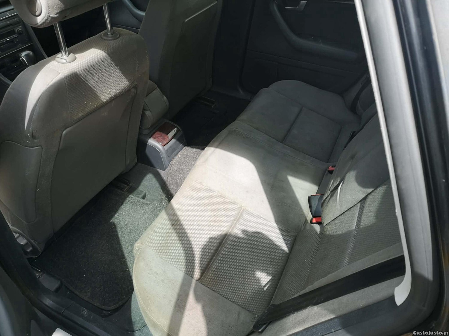 Audi A4 2l tdi 143cv b7 vendida compléta para peças — fotografia 6