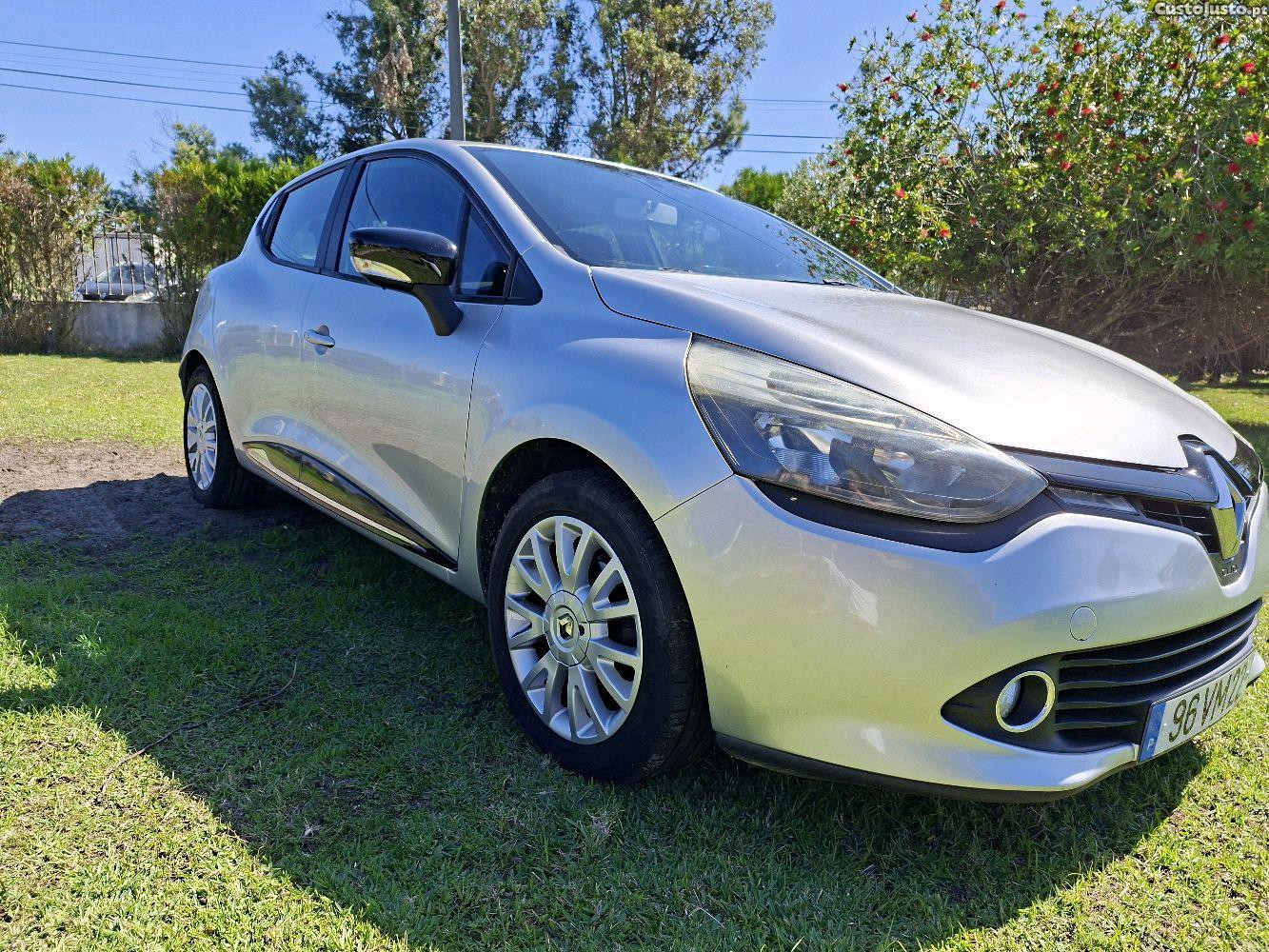 Renault Clio IV 1.5 dCi — fotografia 11