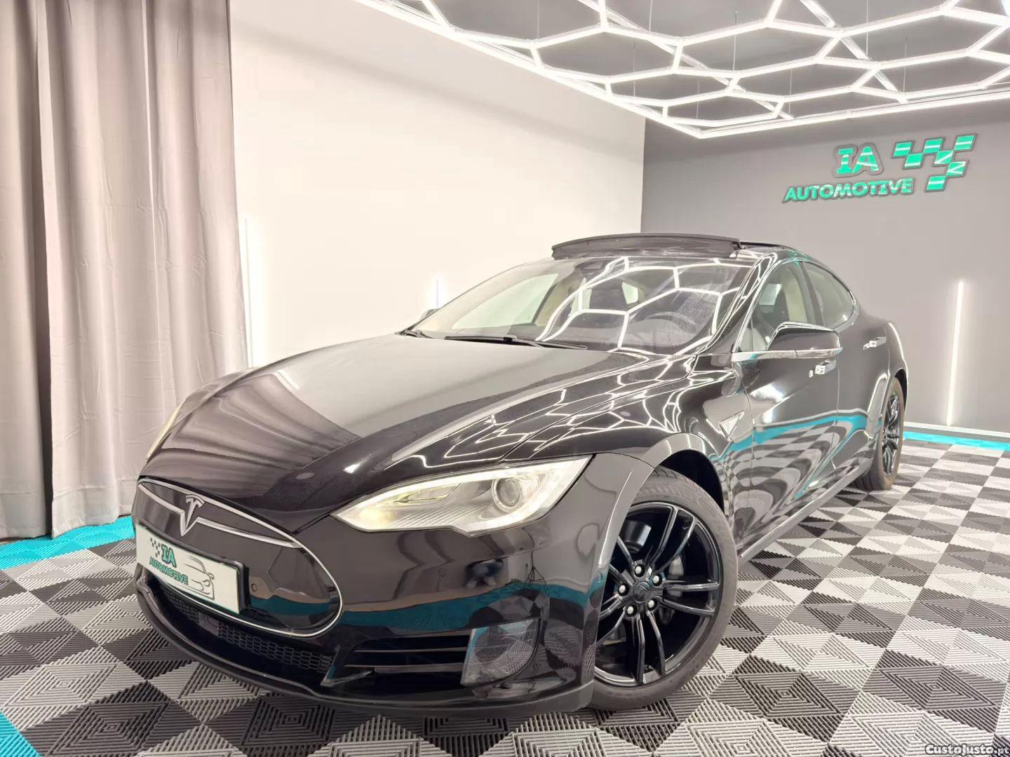 Tesla Model S 70
