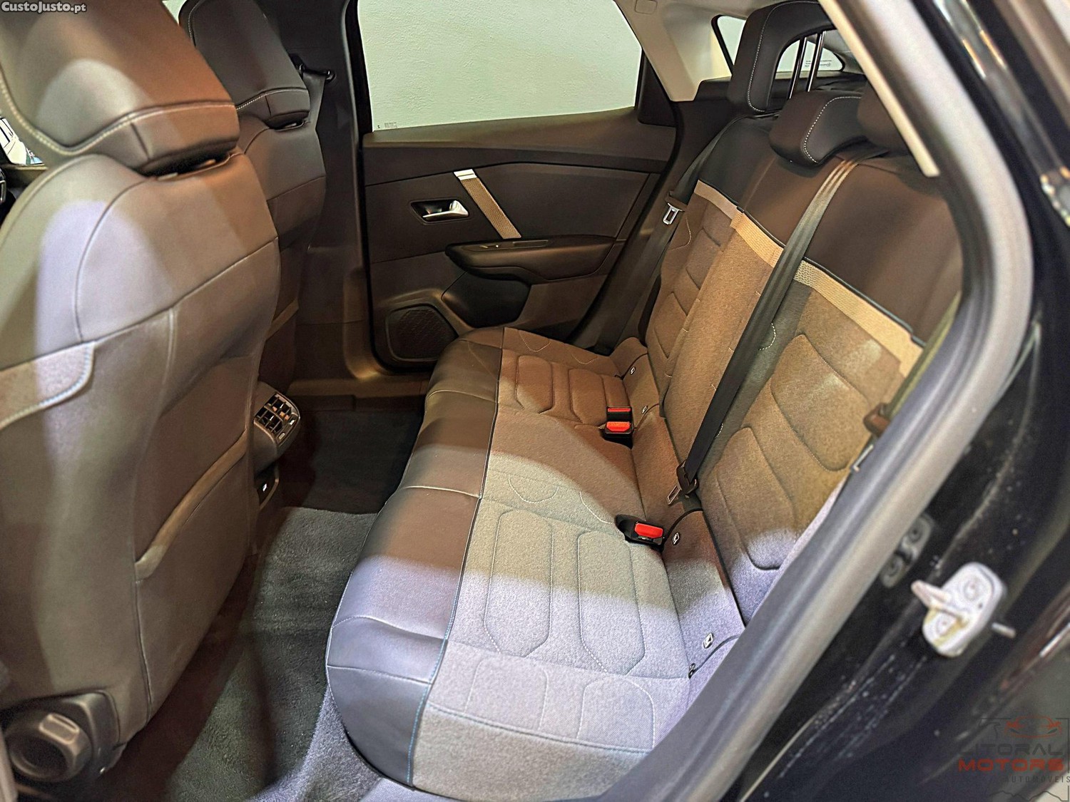 Citroën C4 1.2 PureTech Plus EAT8 — fotografia 10