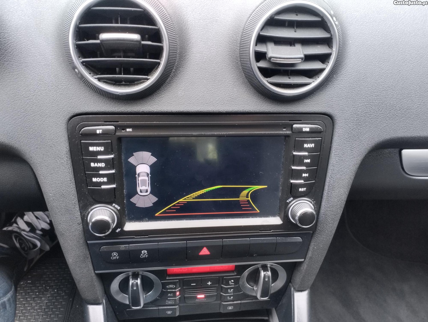 Audi A3 Sportback 1.6 TDI 105cv Attraction c/ Garantia — fotografia 2