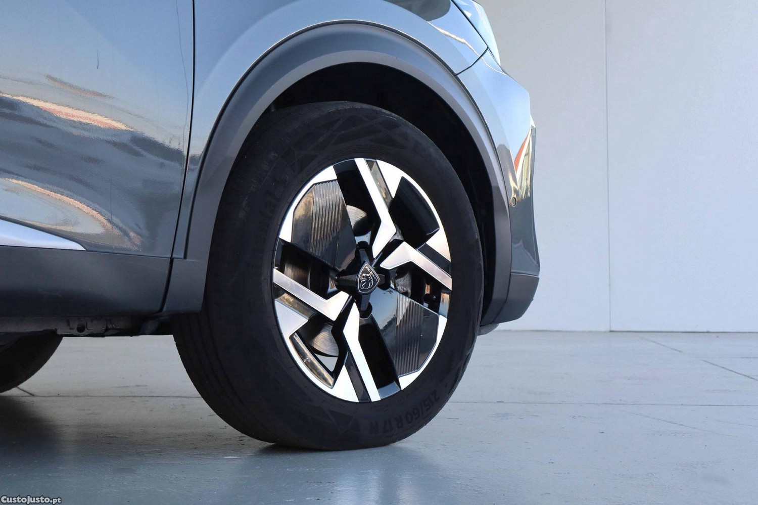 Peugeot 2008 54 kWh GT — photo 4