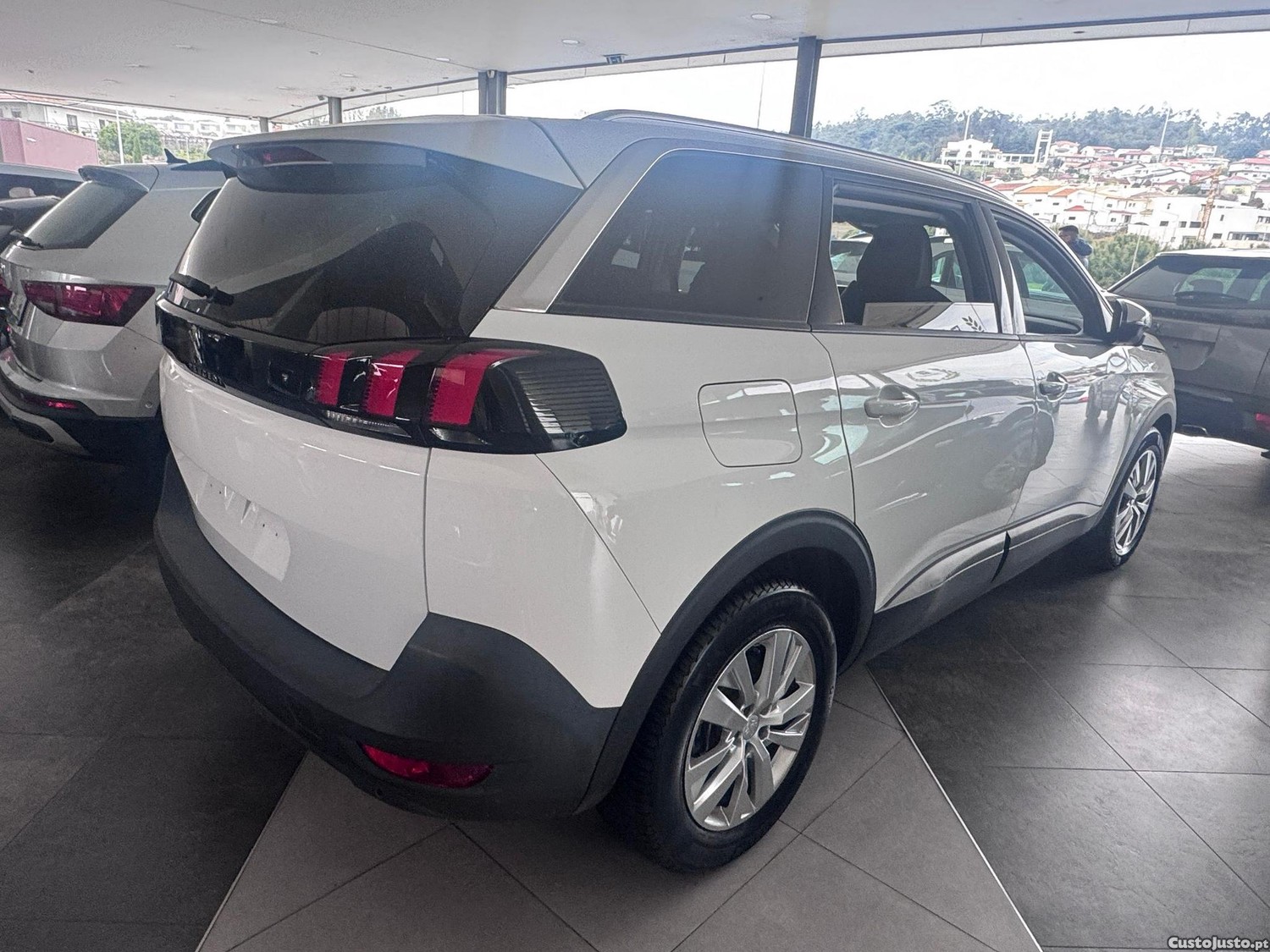 Peugeot 5008 1.2 PureTech Active — fotografia 8