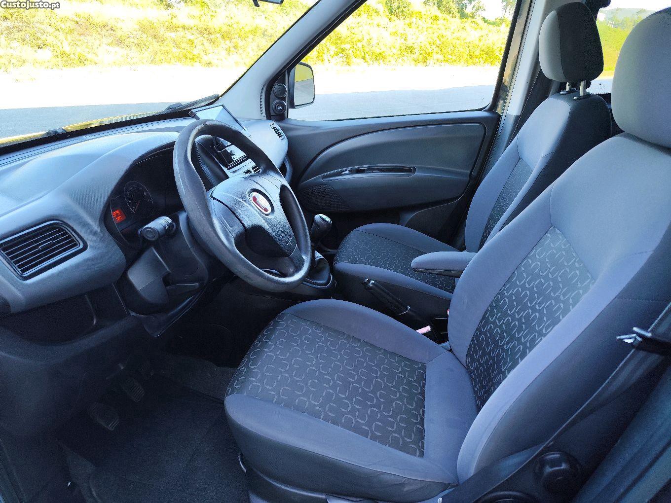 Fiat Doblo 1.3 MultiJet 5 Lugares — fotografia 5