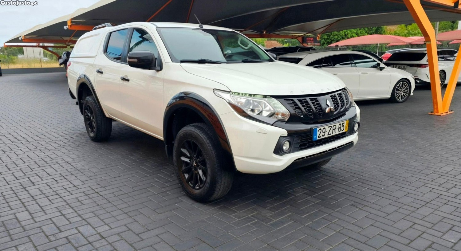 Mitsubishi L200 2.4 DI-D CD Intense Sportbox Strakar 4WD — fotografia 6