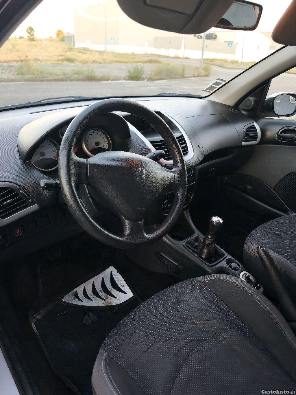 Peugeot 206 1.1 60cv Nacional — fotografia 3