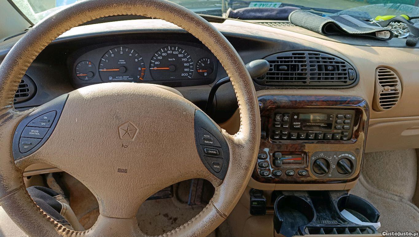 Chrysler Grand Voyager 3.3 aut — fotografia 2