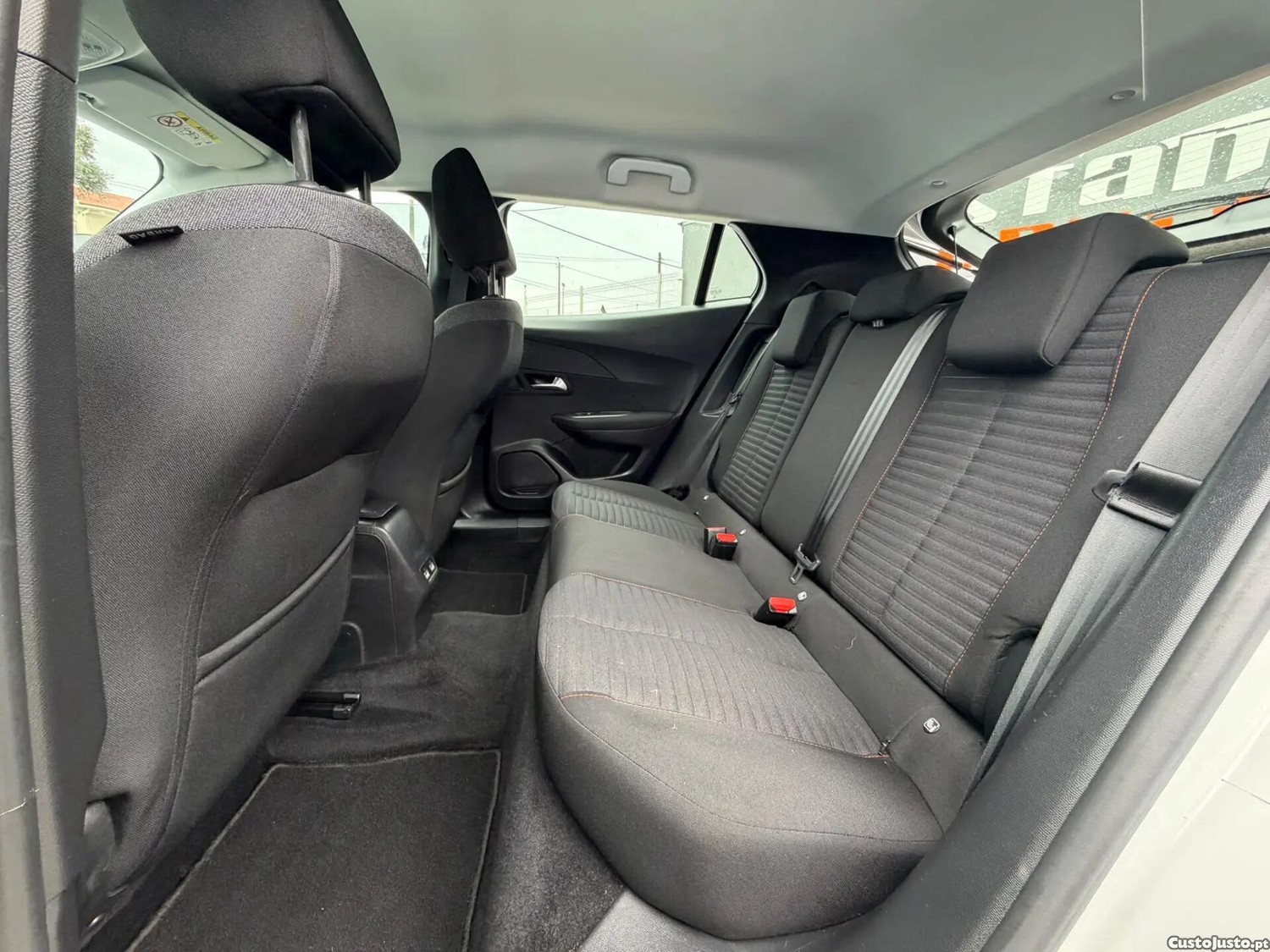 Peugeot e-2008 50 kWh Active - 21 — photo 5