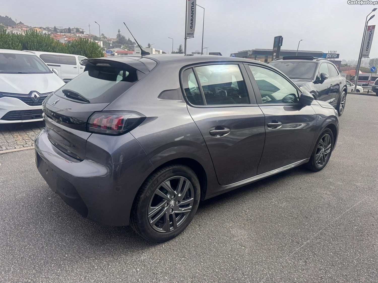 Peugeot 208 PureTech 82 Start & Stop Active — fotografia 11