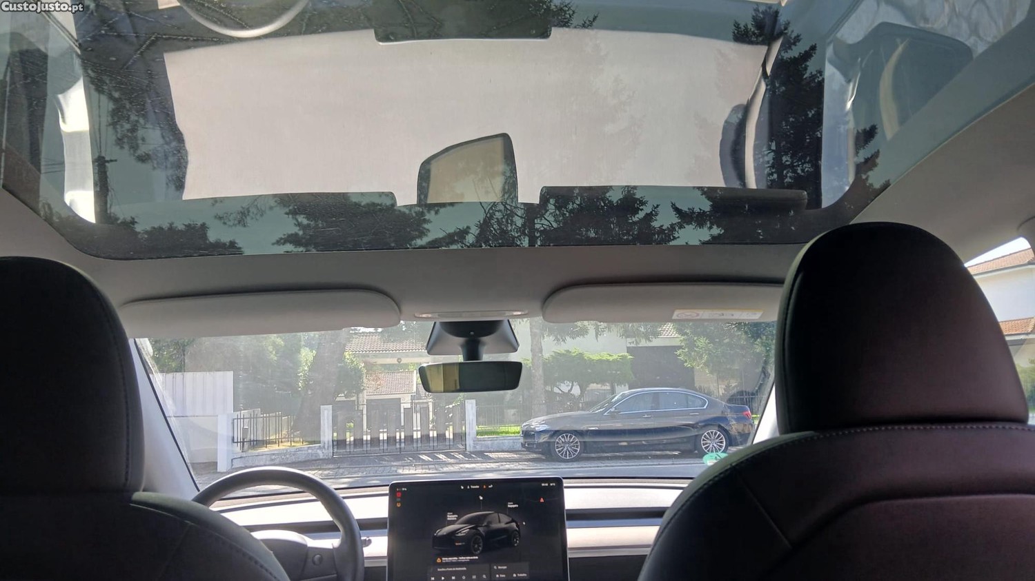 Tesla Model Y Long Range Dual Motor — fotografia 4