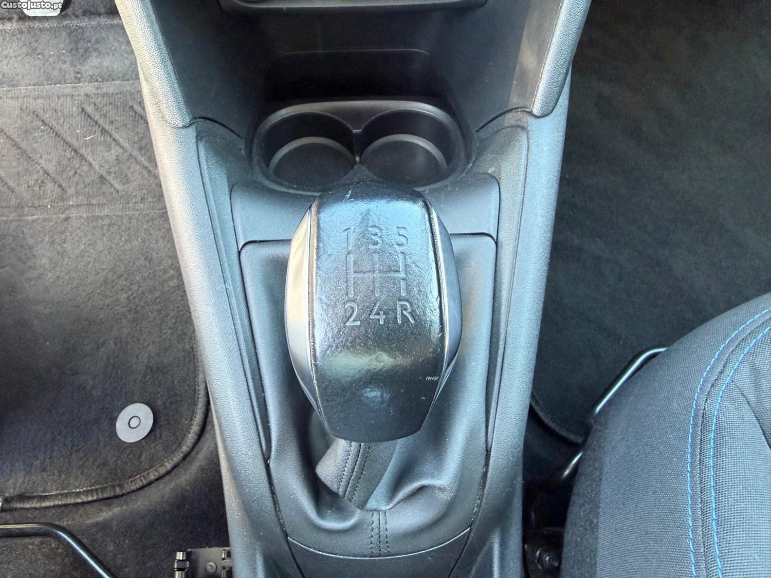 Peugeot 208 1.2 PureTech Signature — fotografia 4