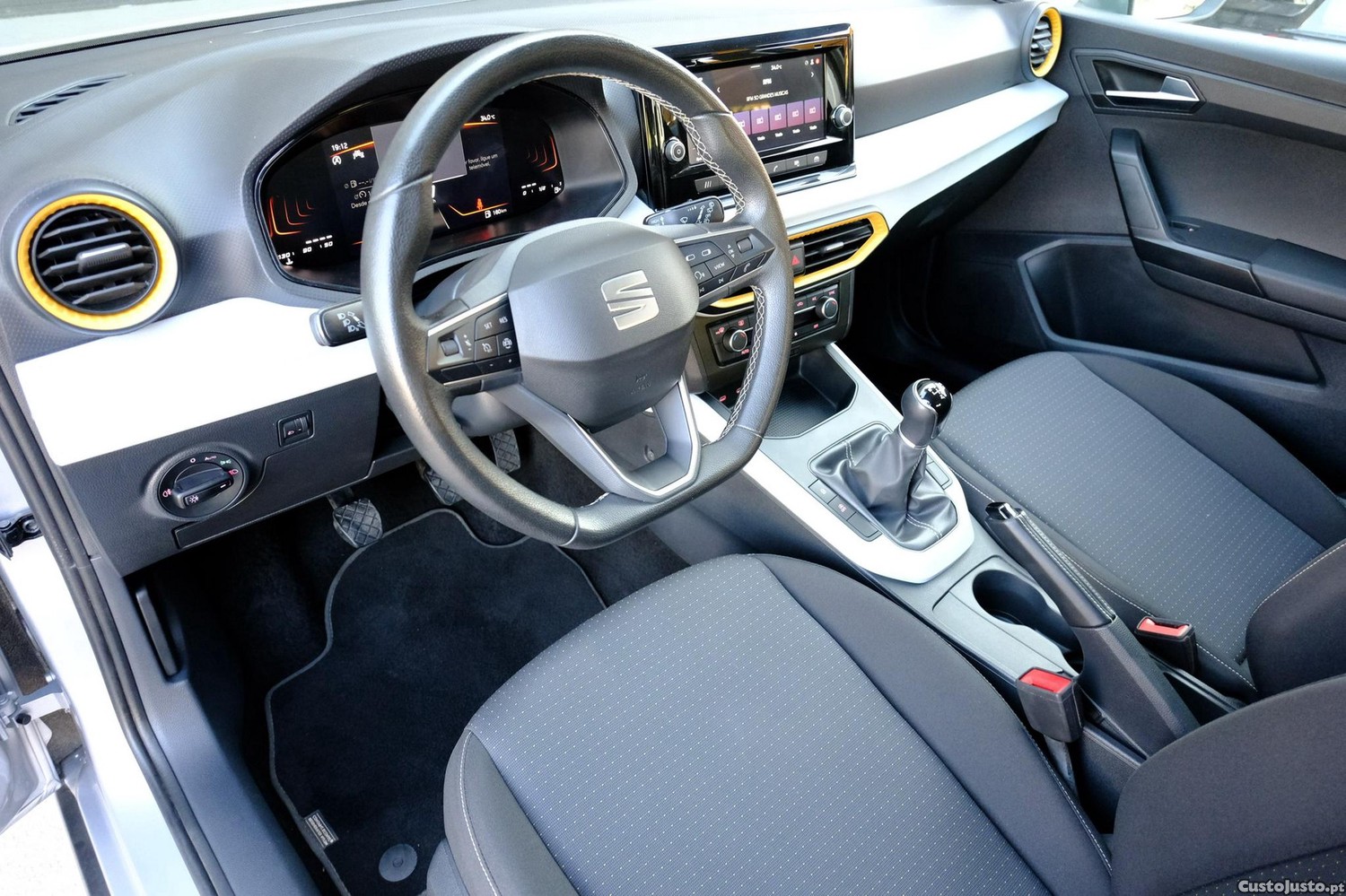SEAT Arona 1.0 TSI Style — fotografia 19