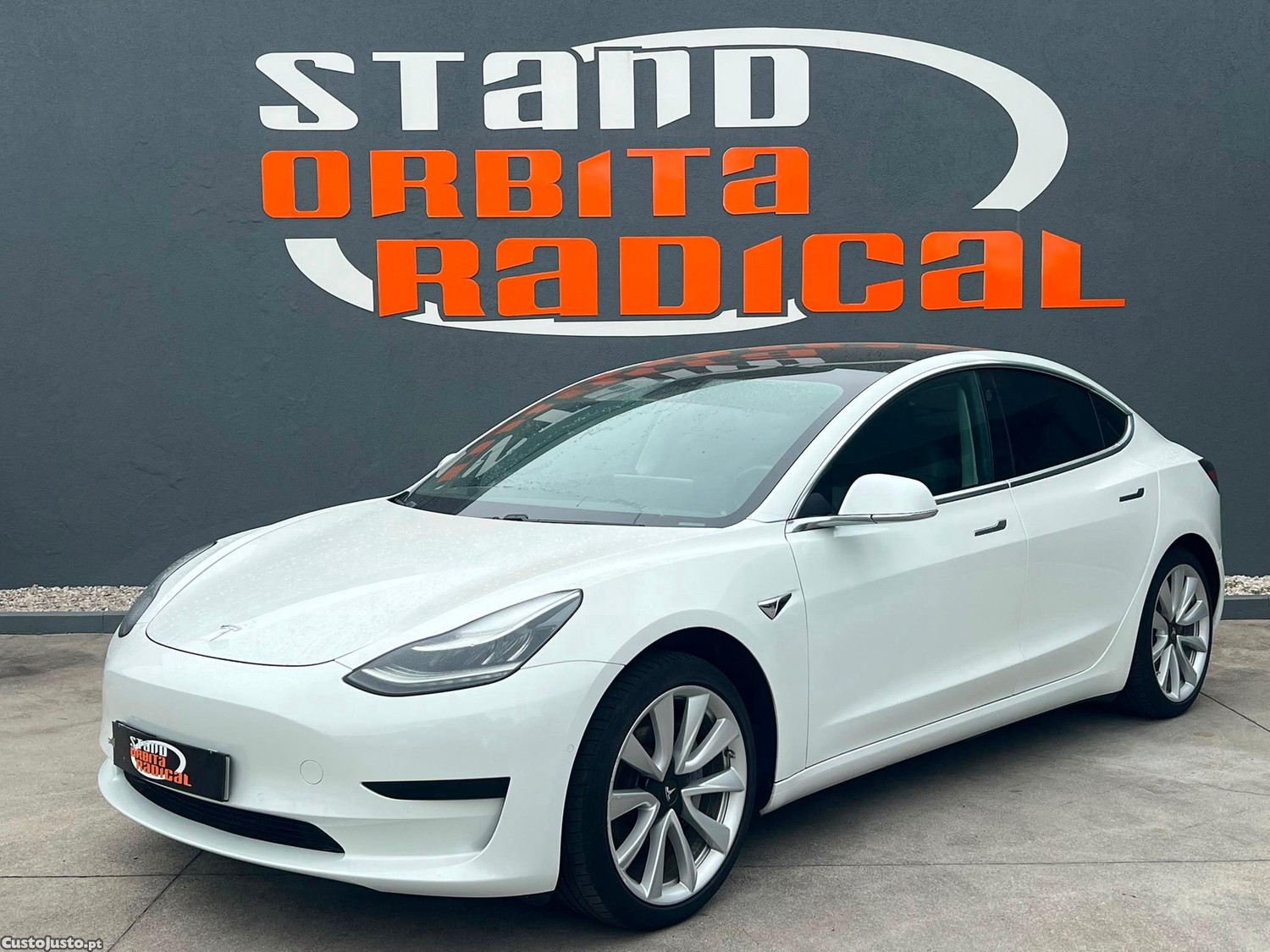 Tesla Model 3 Standard RWD Plus — fotografia 19
