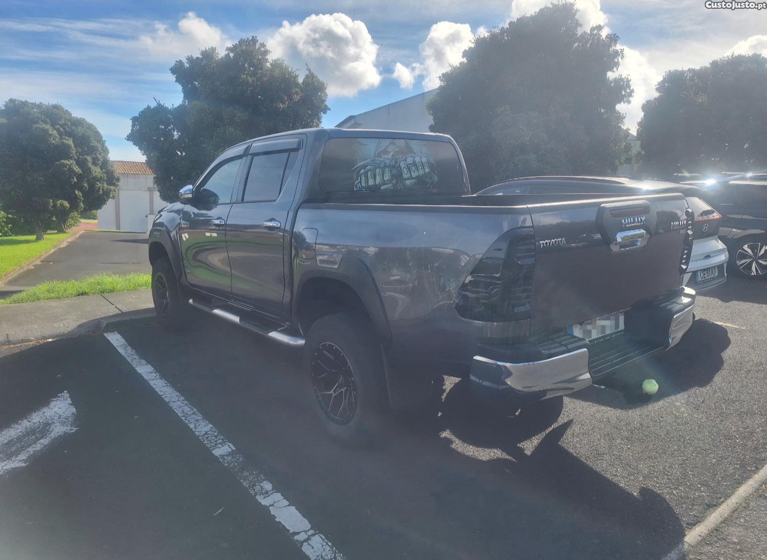 Toyota Hilux 2.4 Tracker - 16 — photo 3