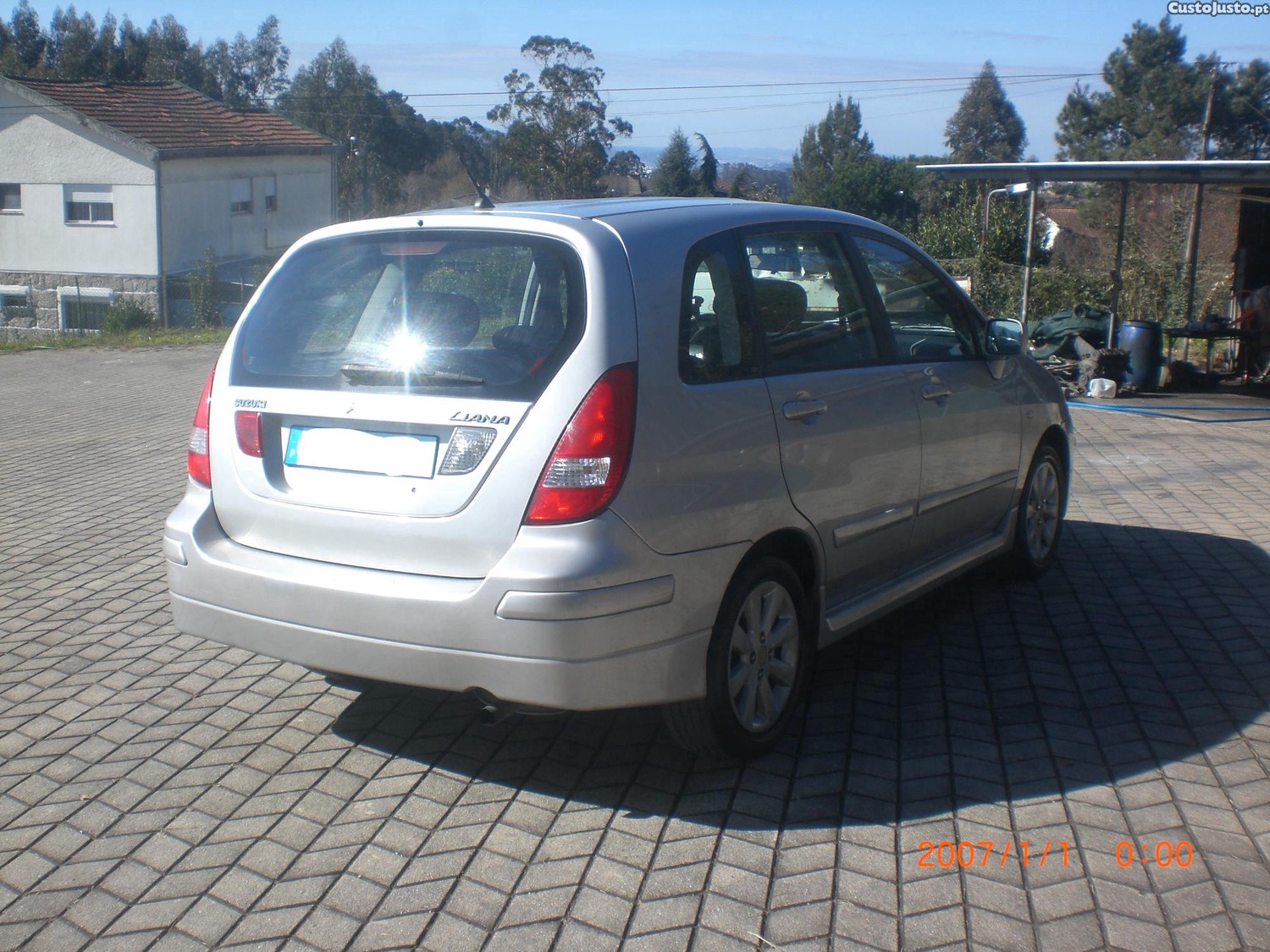 Suzuki Liana 1.4 diesel — fotografia 5
