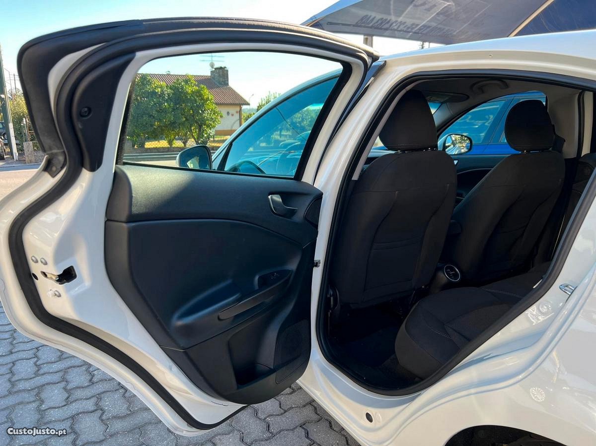 Alfa Romeo Giulietta 1.6 JTDm Distinctive — photo 5