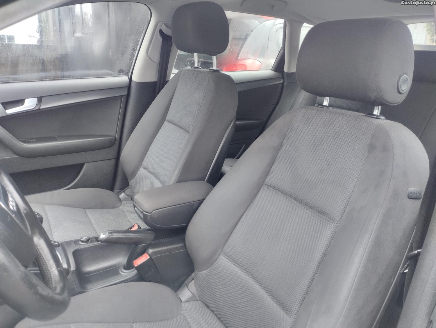 Audi A3 Sportback 1.6 TDI 105cv Attraction c/ Garantia — fotografia 9
